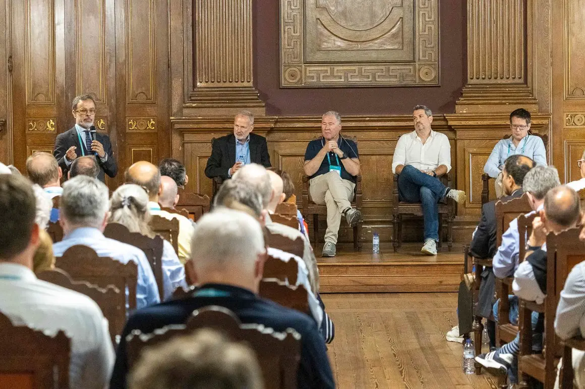 In Porto findet ein Treffen multinationaler Unternehmen mit Schwerpunkt auf Technologien statt cover